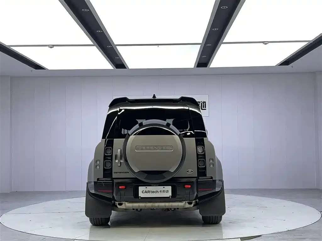 Land Rover Defender — фото 9
