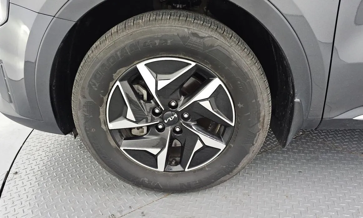 Kia Sorento — фото 7