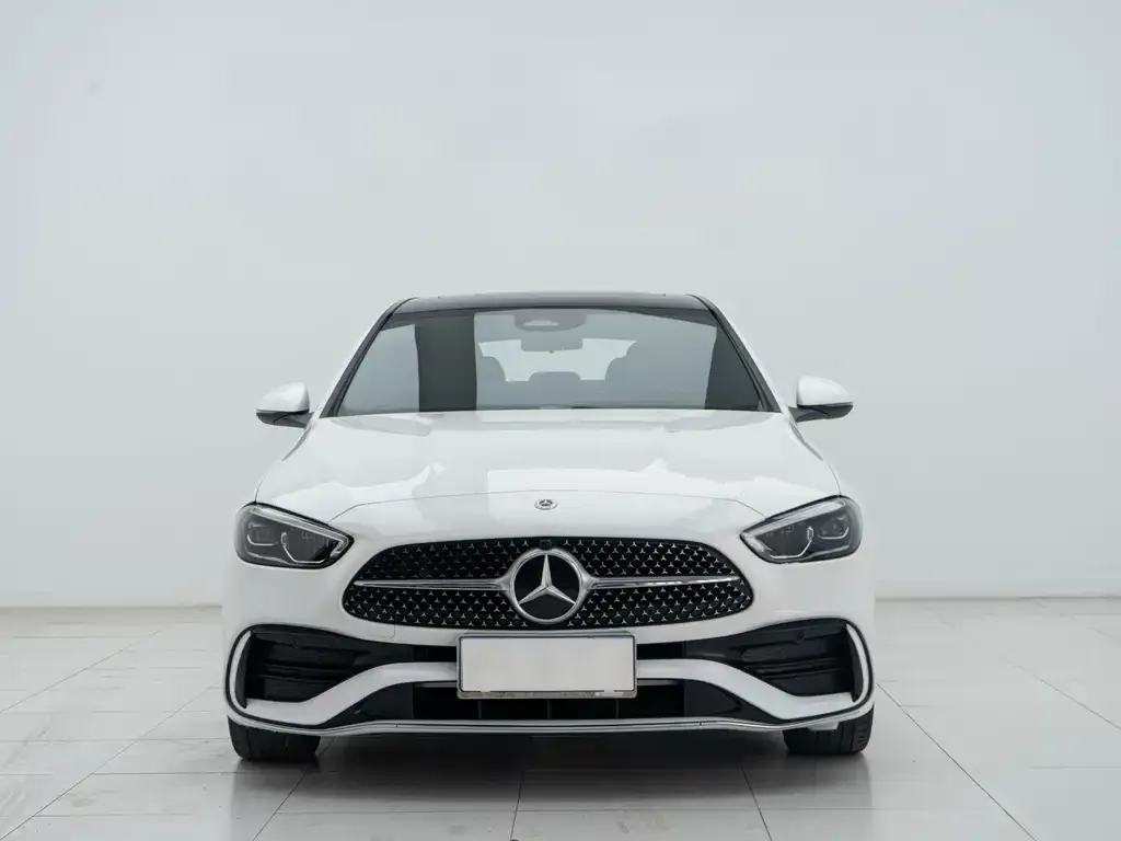 Mercedes-Benz C-Class — фото 1