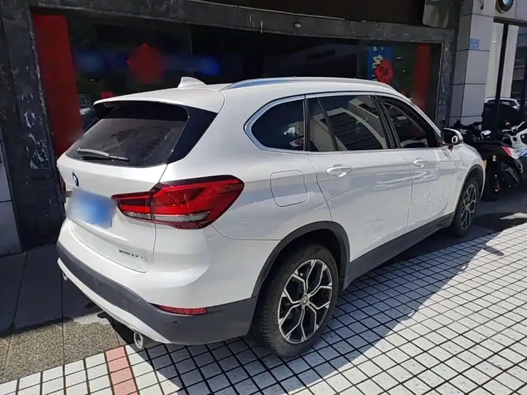 BMW X1 — фото 5