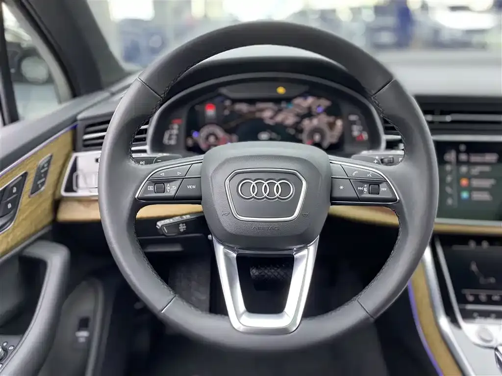 Audi Q7 2022 из CN, фото 9