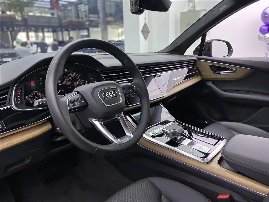 Audi Q7 2022 из CN, фото 6