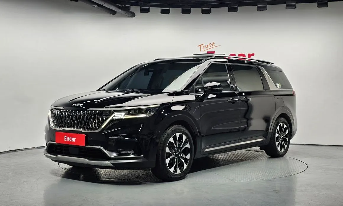 Kia Carnival — фото 1