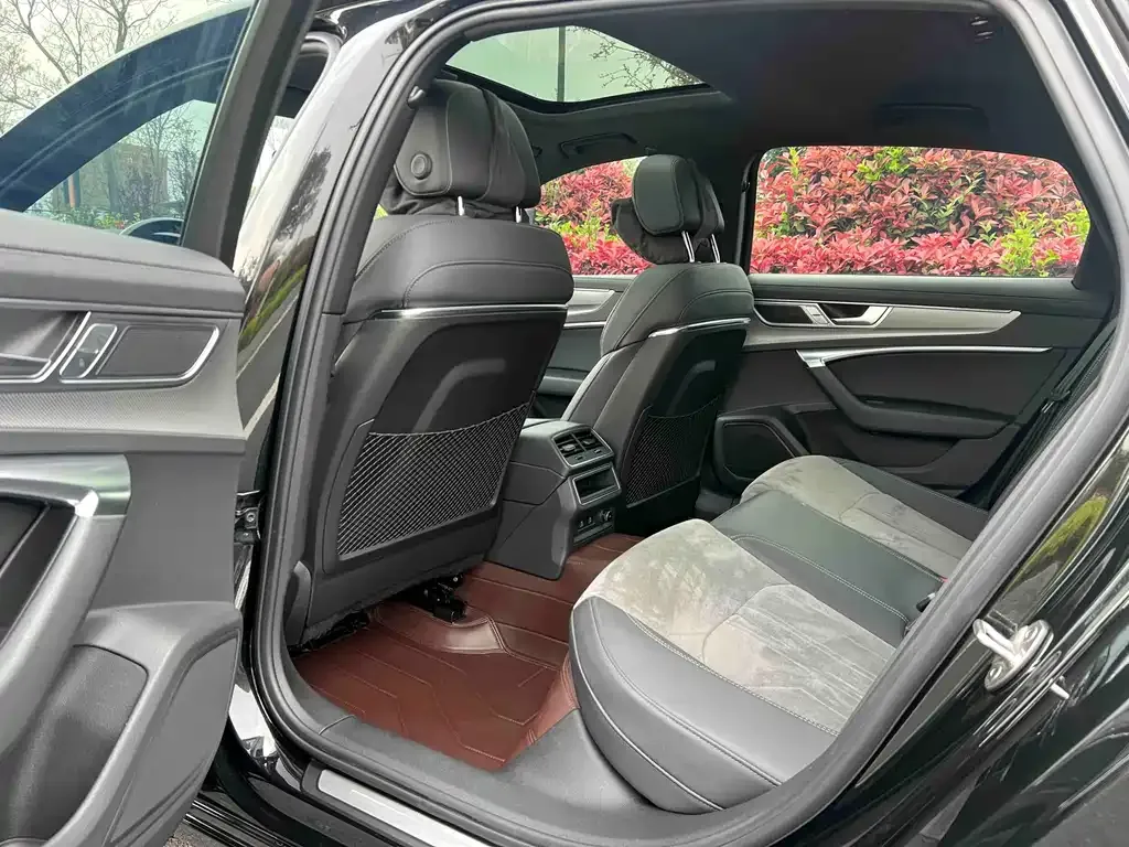 Audi A6L 2023 из CN, фото 2