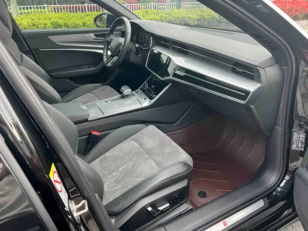Audi A6L 2023 из CN, фото 3