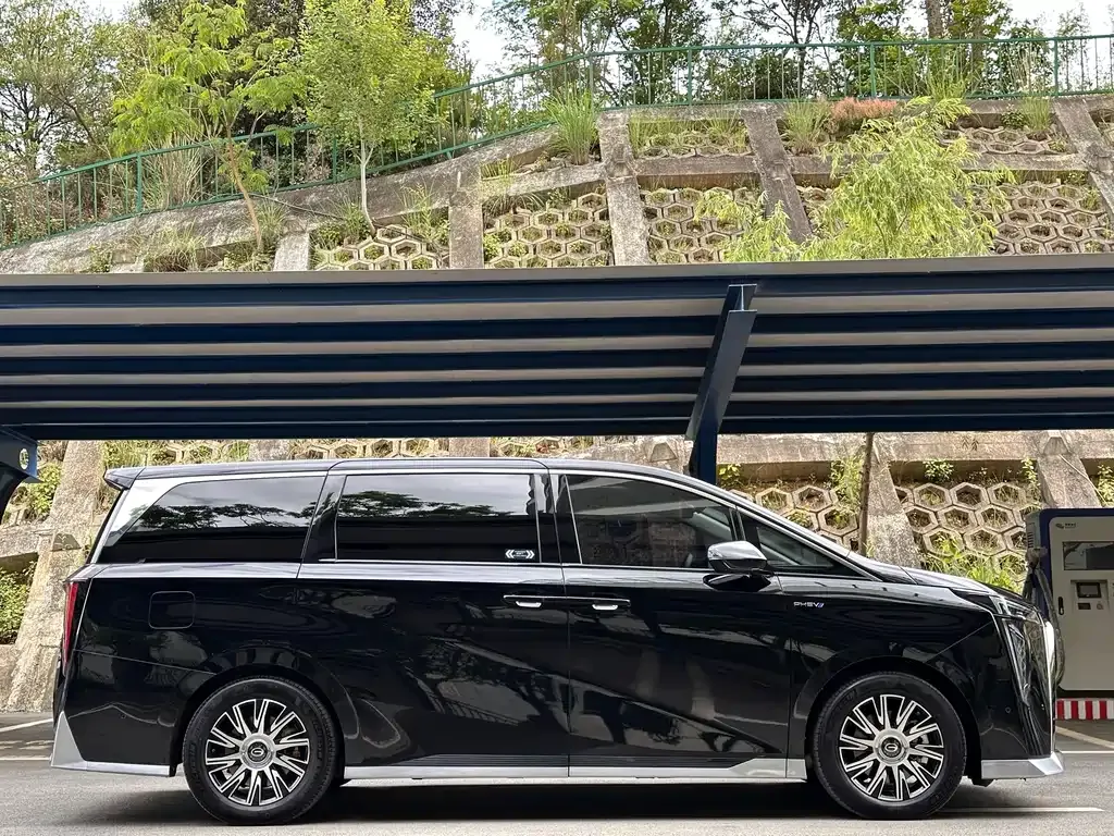 GAC Motor Trumpchi E9 — фото 10