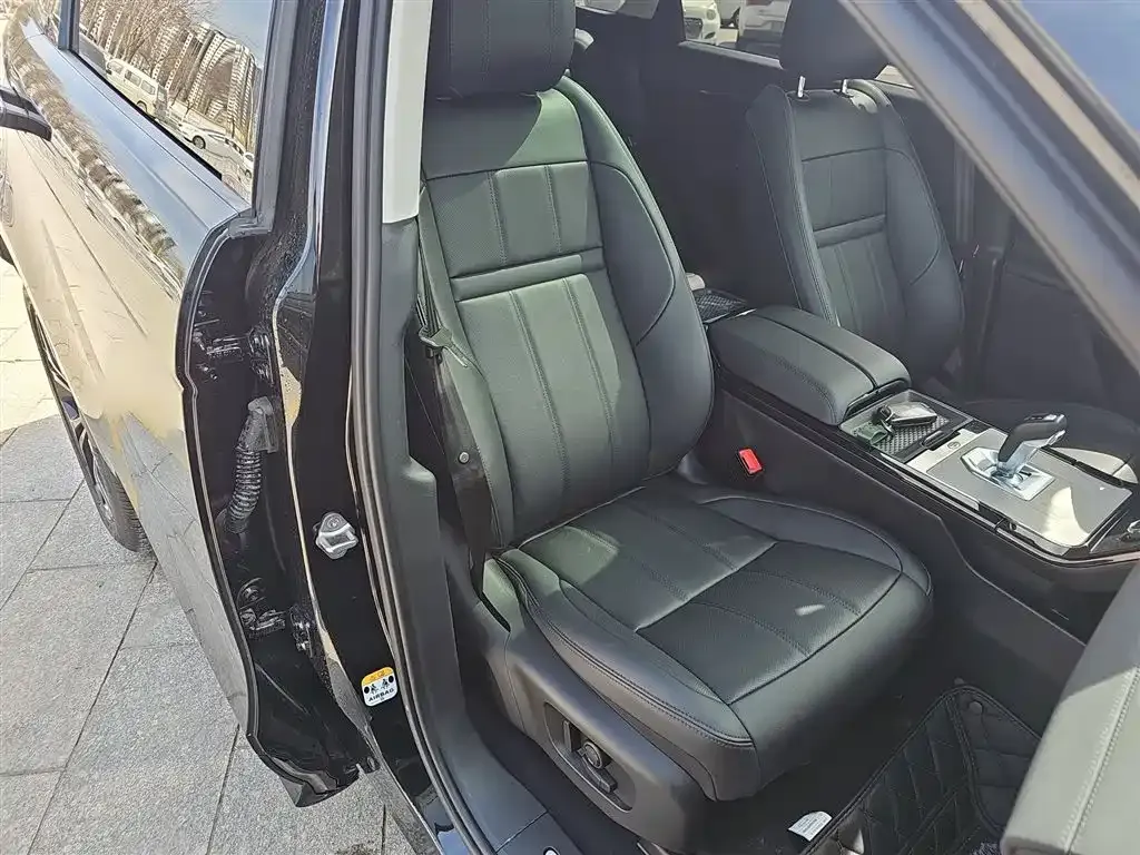 Land Rover Evoque PHEV 2023 из CN, фото 6