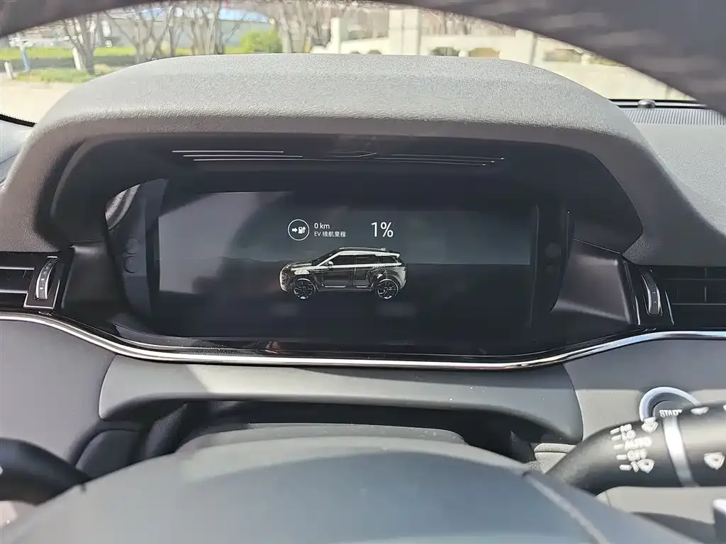 Land Rover Evoque PHEV 2023 из CN, фото 2