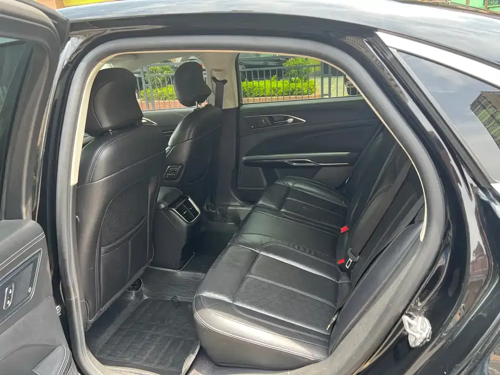 Ford Taurus 2021 из CN, фото 2