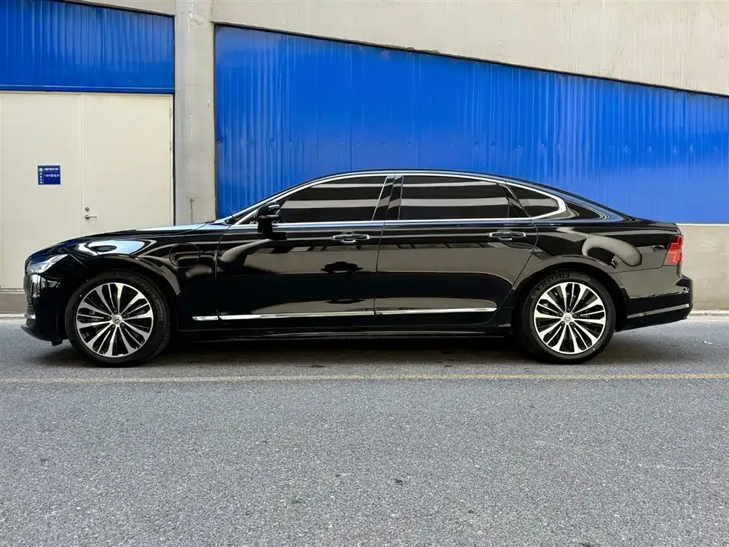 Volvo S90 PHEV 2023 из CN, фото 3