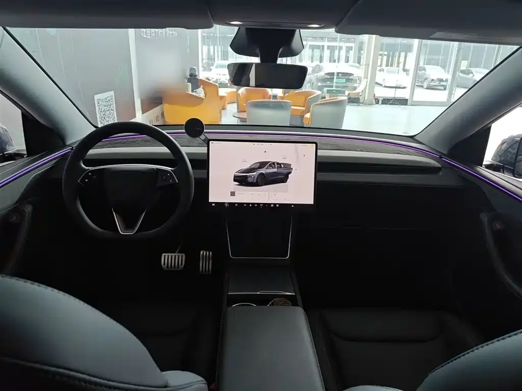 Tesla Model Y — фото 10