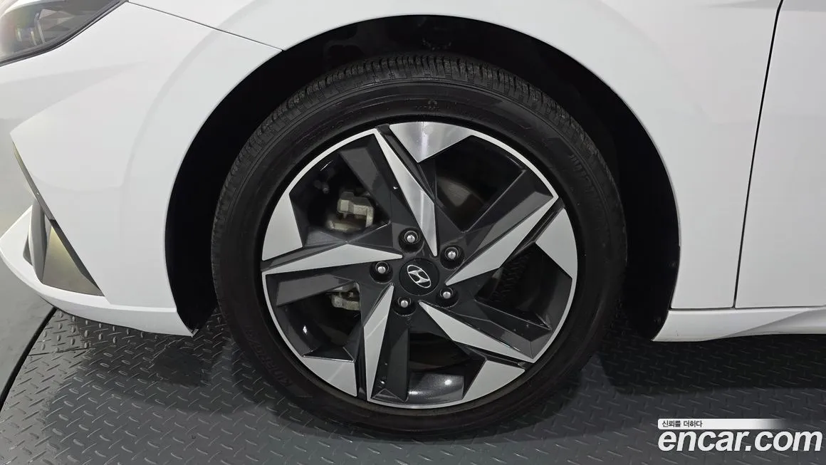 Hyundai AVANTE — фото 3