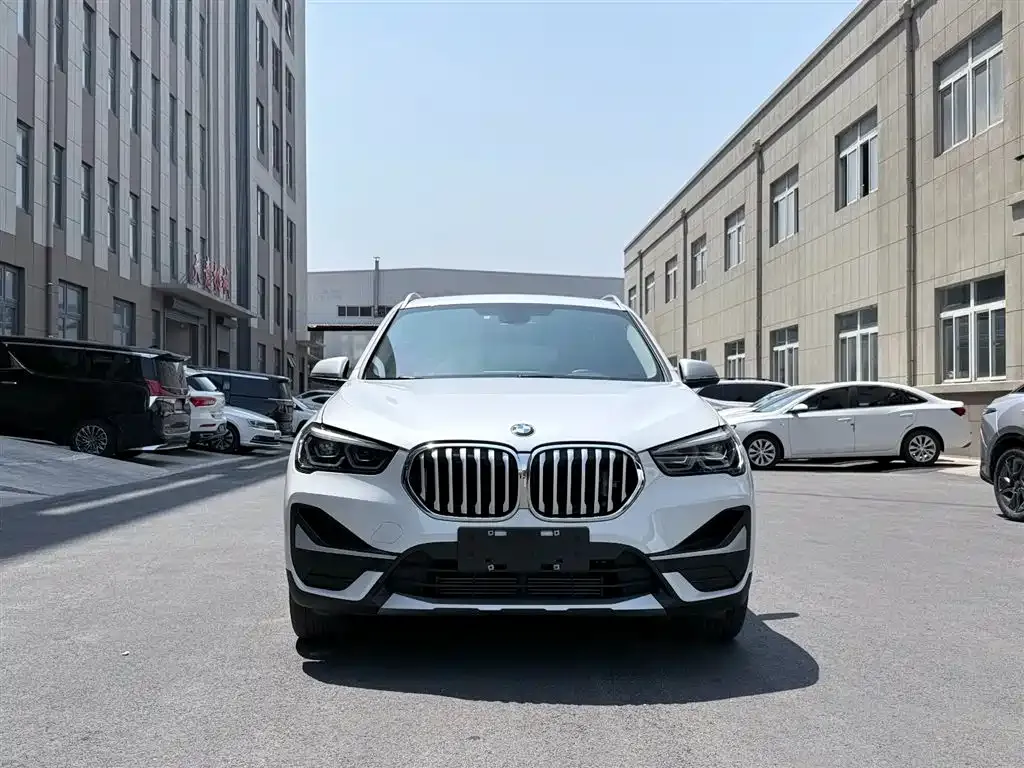 BMW X1 — фото 9