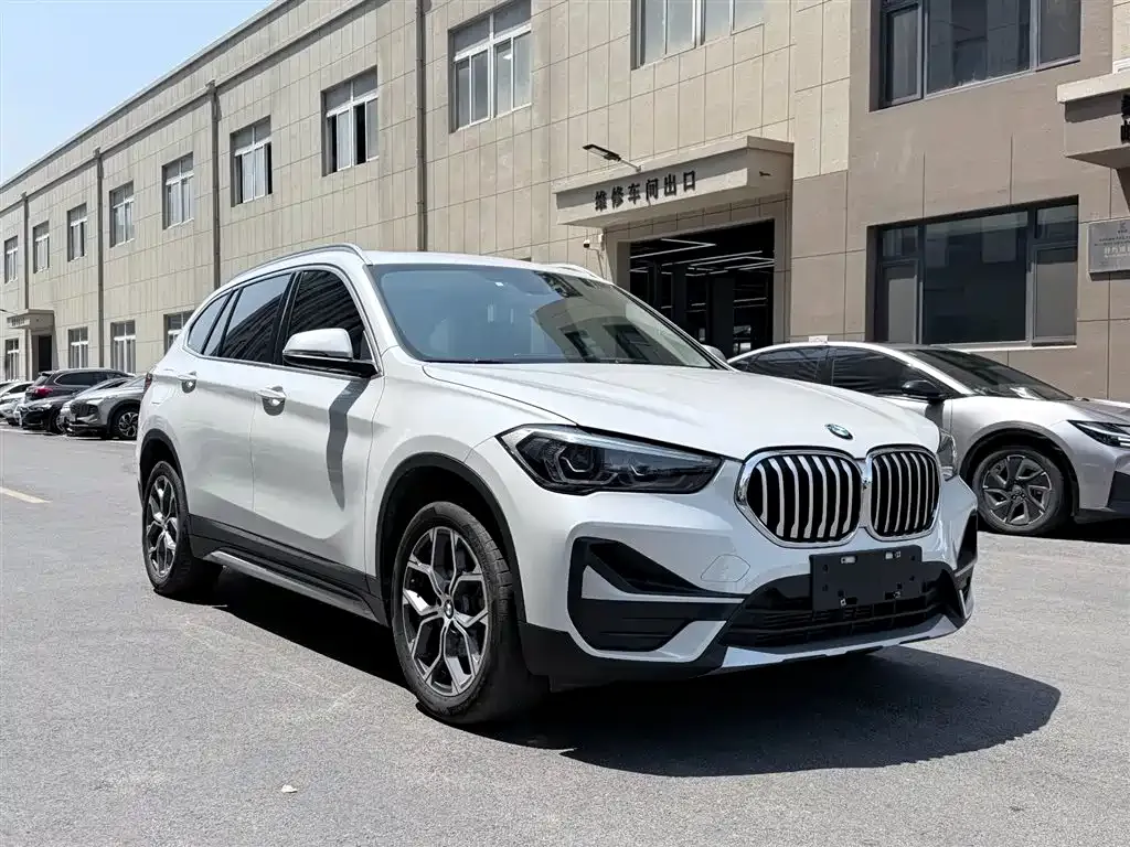 BMW X1 — фото 5