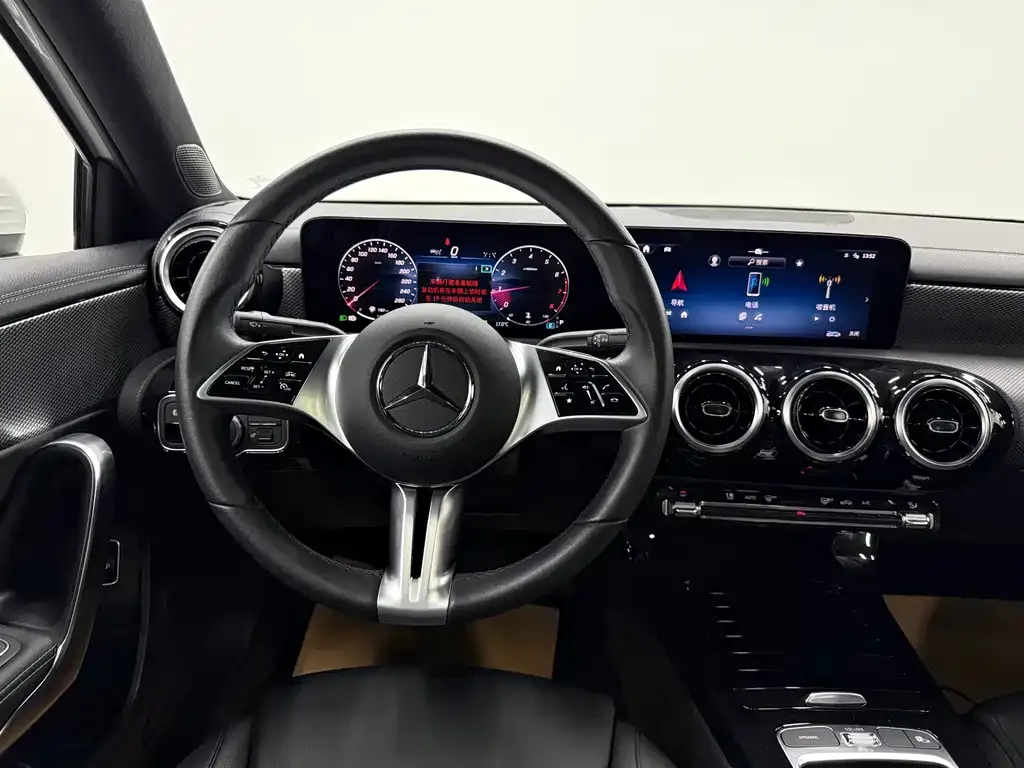 Mercedes-Benz A-Class 2024 из CN, фото 6