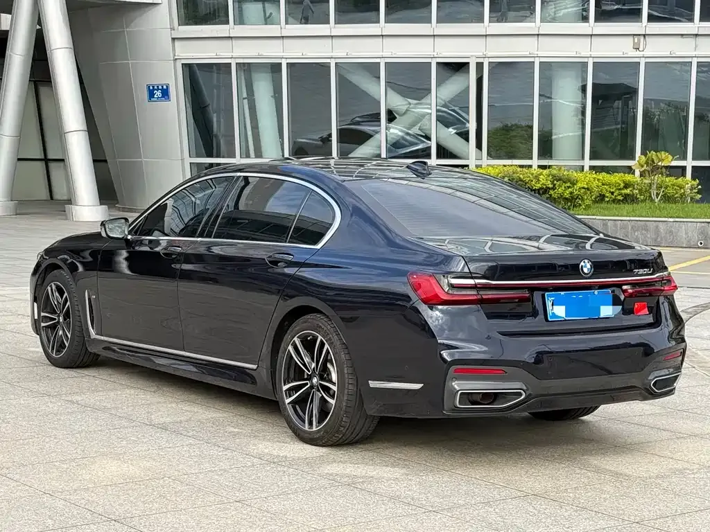 BMW 7 Series 2021 из CN, фото 3