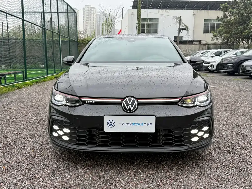 Volkswagen Golf GTI — фото 1