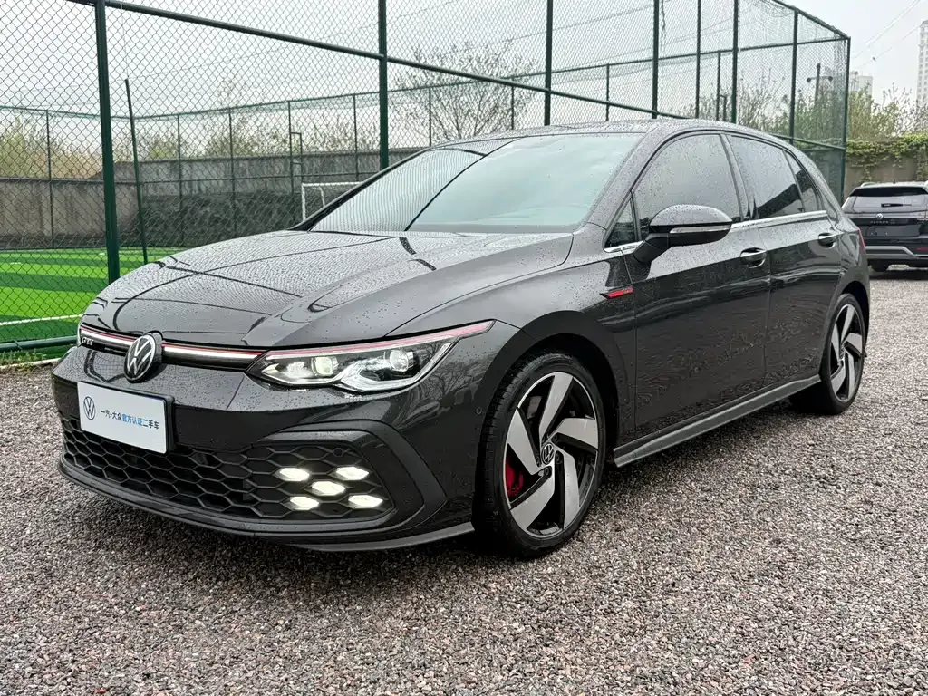 Volkswagen Golf GTI — фото 10