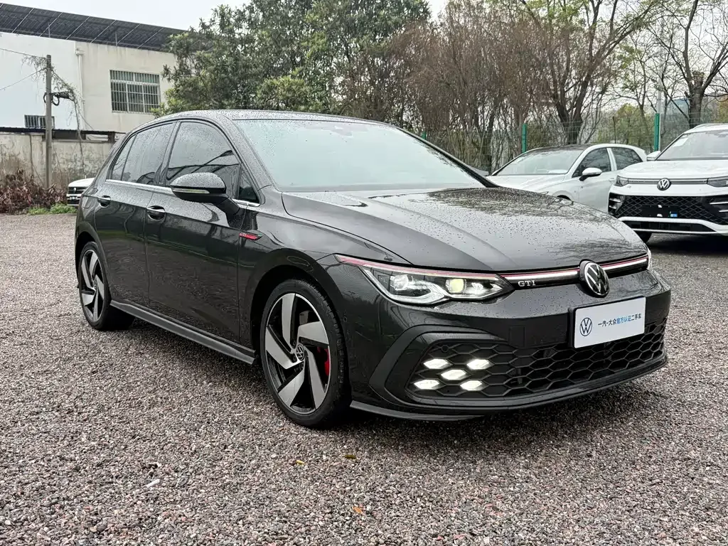 Volkswagen Golf GTI — фото 9