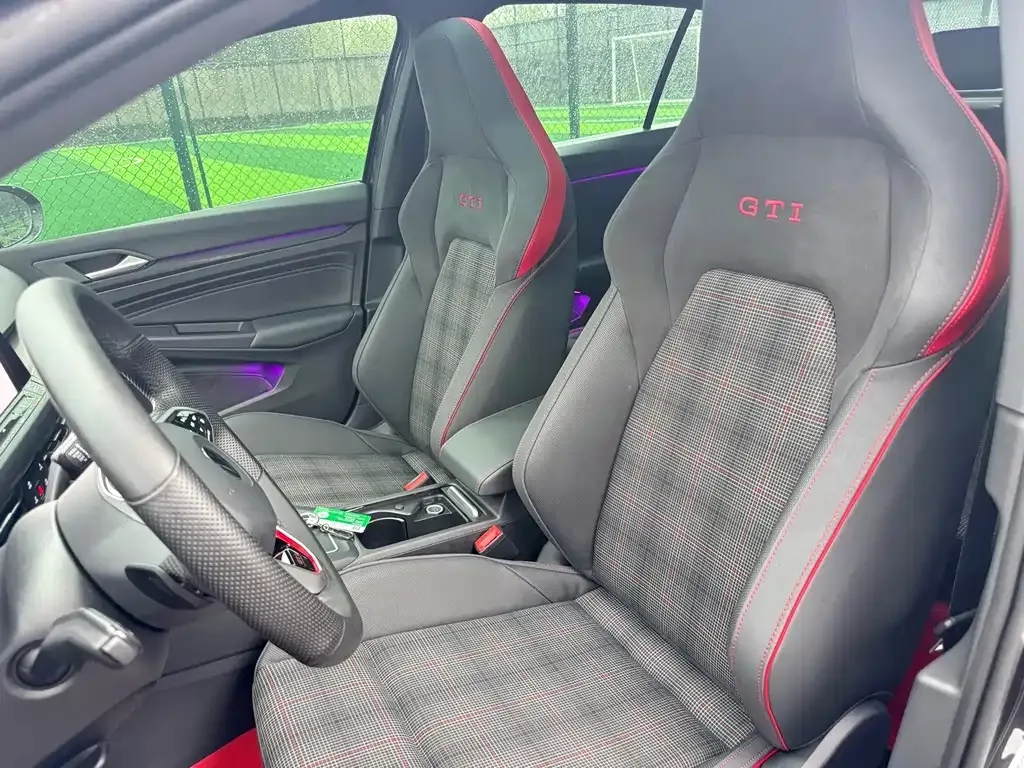 Volkswagen Golf GTI — фото 6