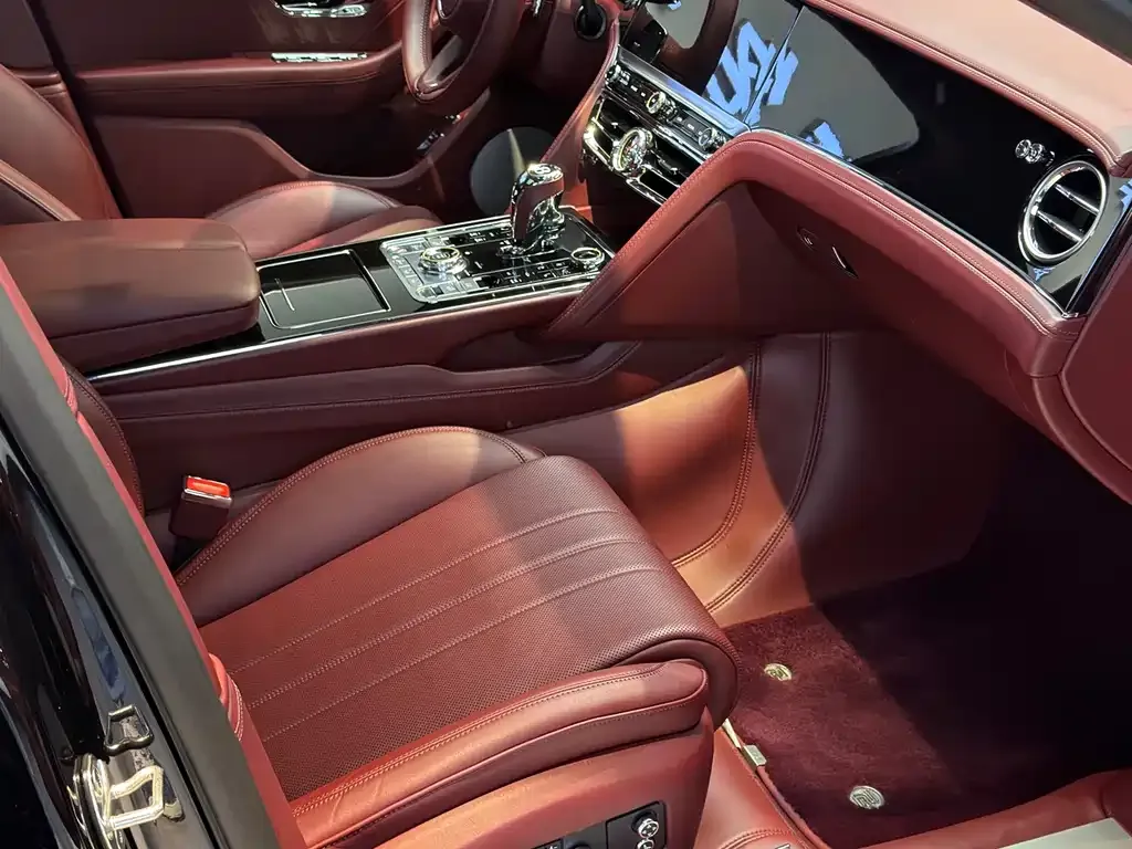 Bentley Flying Spur — фото 6