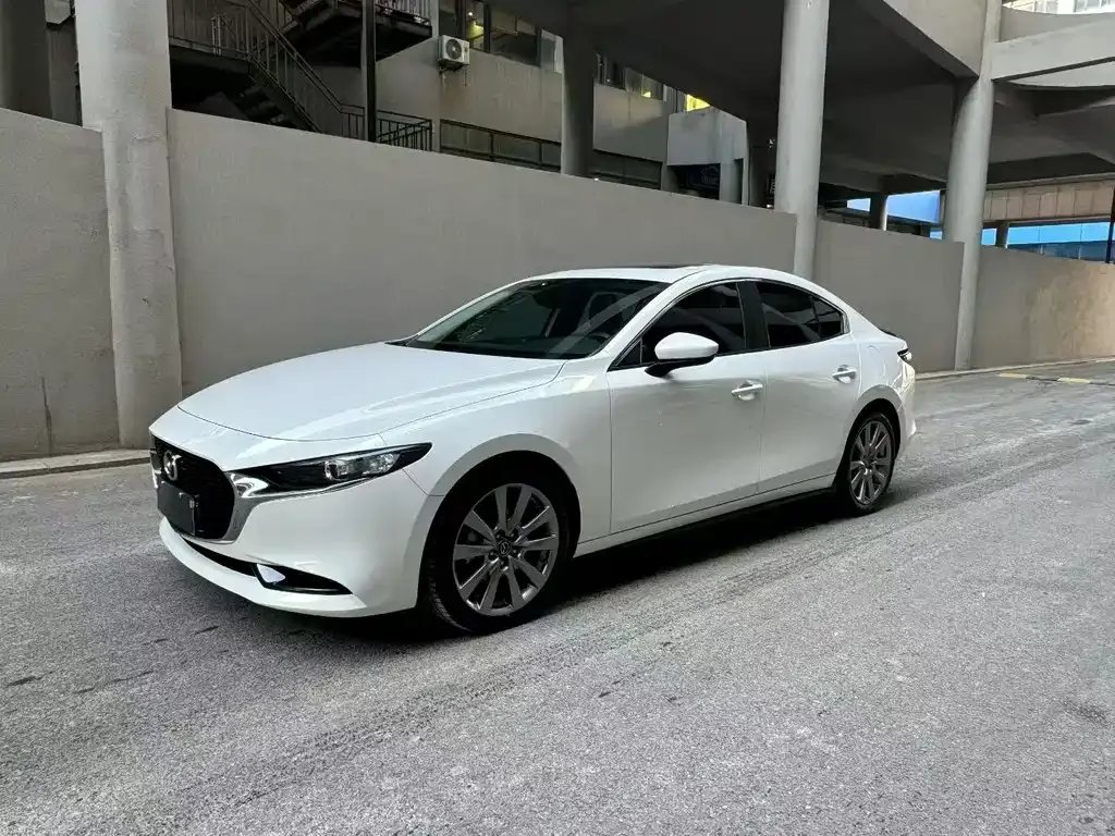 Mazda 3 Axela — фото 1