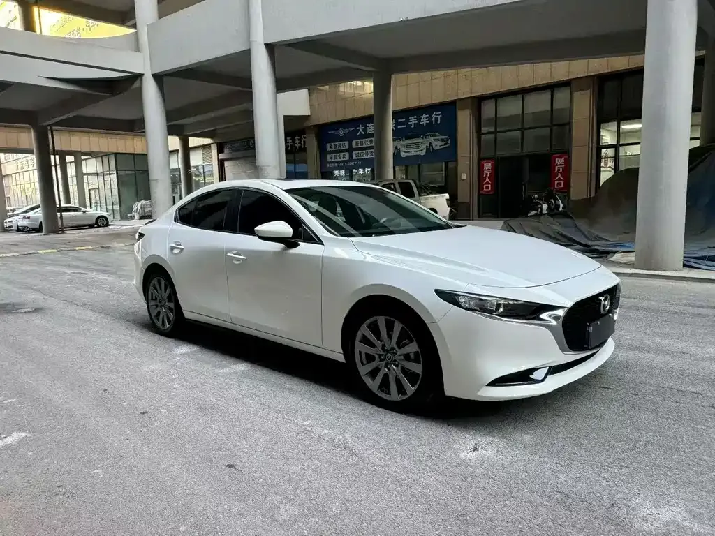 Mazda 3 Axela — фото 4
