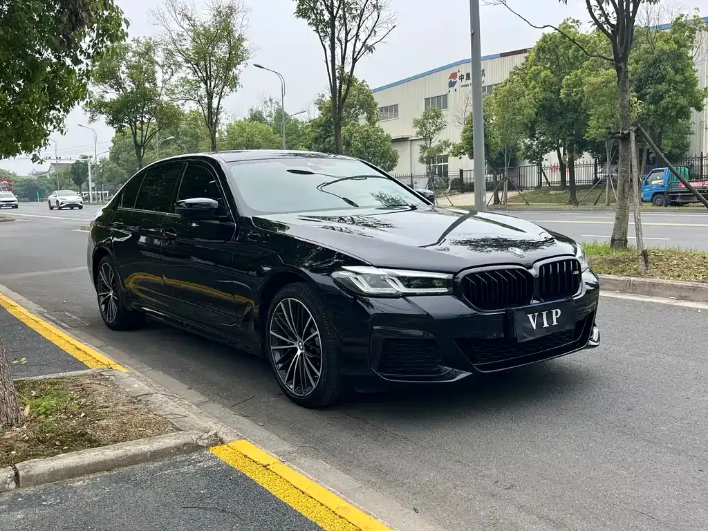 BMW 5 Series — фото 10