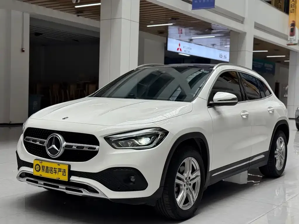 Mercedes-Benz GLA — фото 1