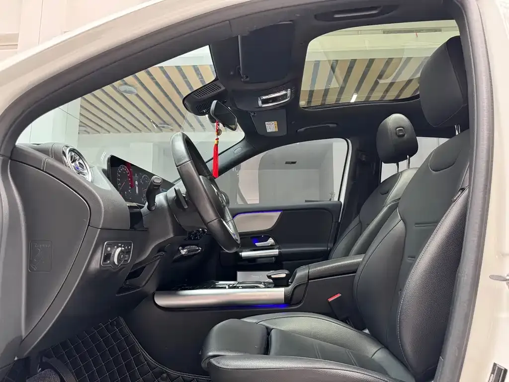 Mercedes-Benz GLA — фото 7