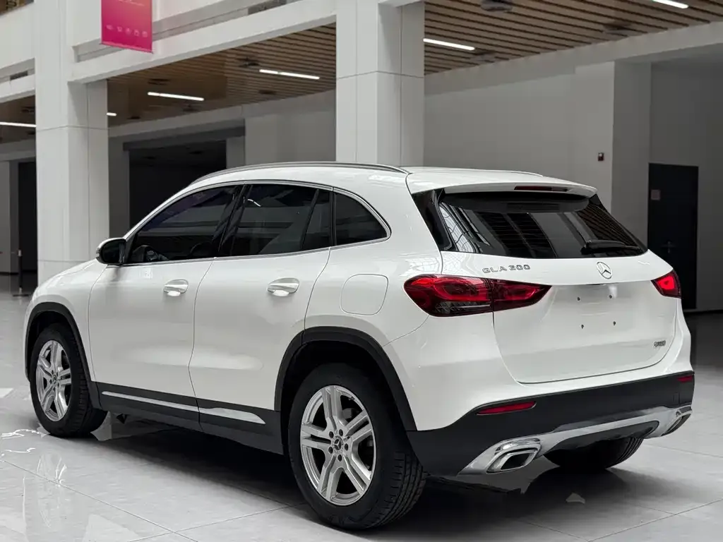 Mercedes-Benz GLA — фото 9
