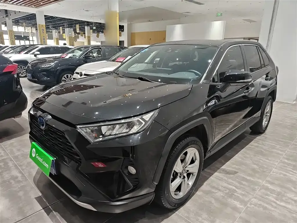 Toyota RAV4 — фото 10