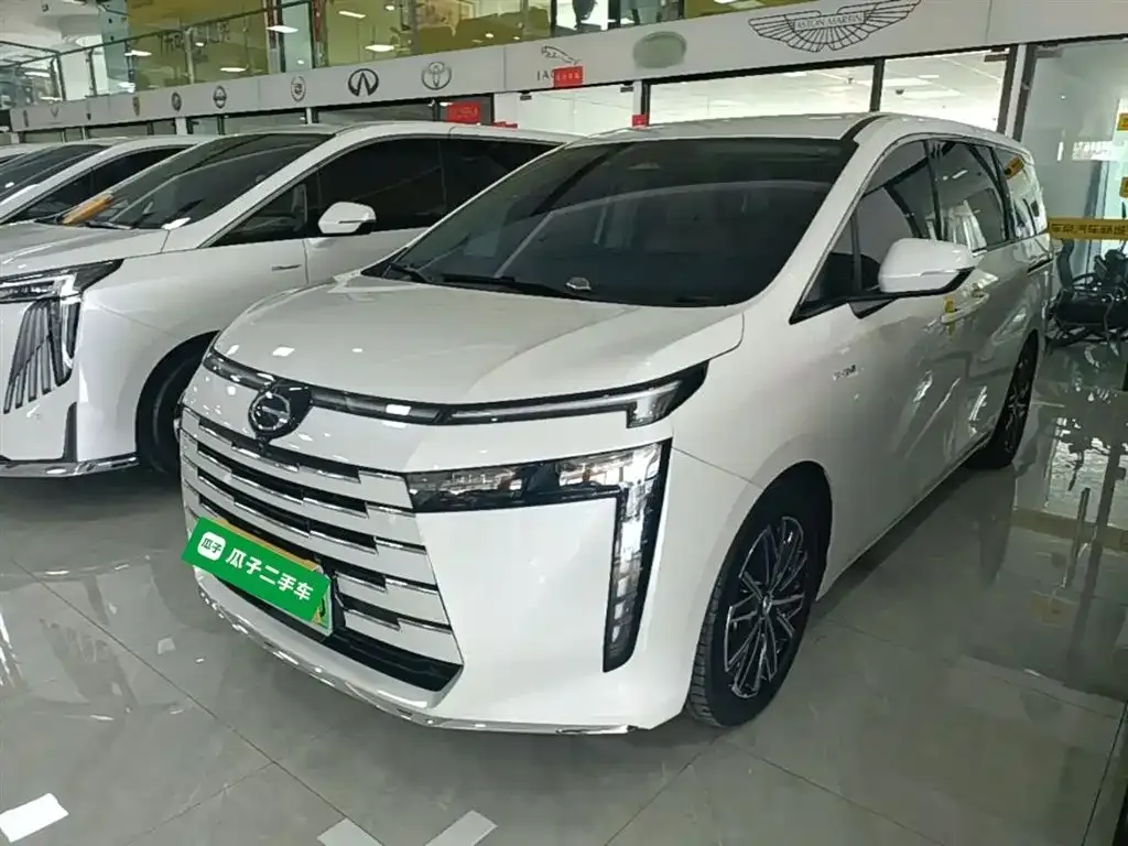 GAC Motor 传祺E8 PHEV — фото 1