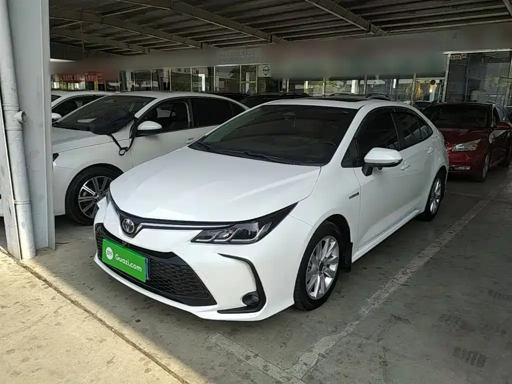 Toyota Corolla — фото 1