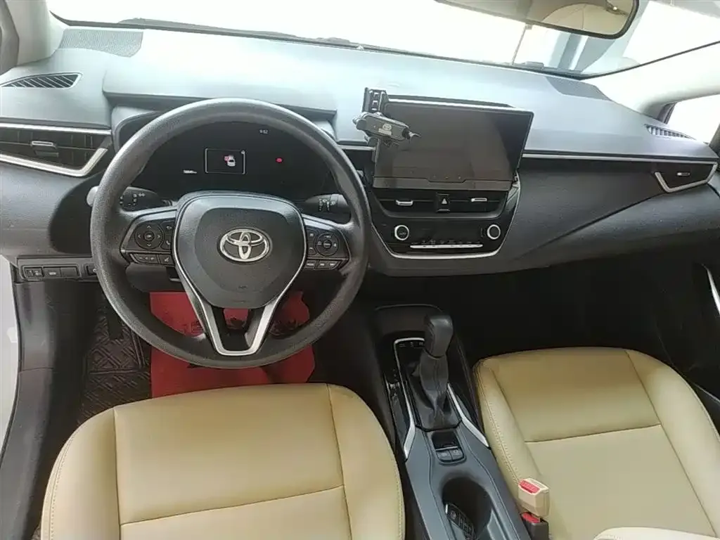 Toyota Corolla — фото 4