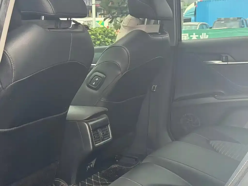 Toyota Camry 2022 из CN, фото 2