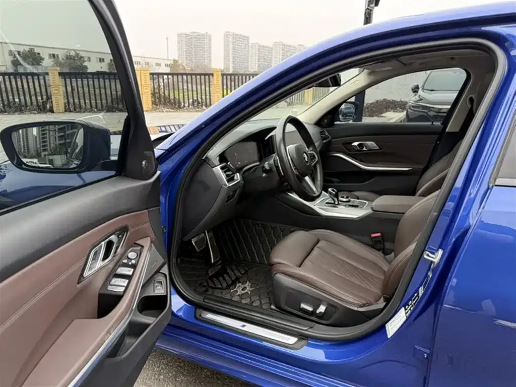 BMW 3 Series 2022 из CN, фото 5