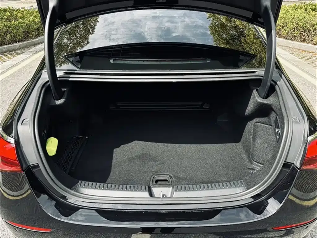 Mercedes-Benz E-Class 2025 из CN, фото 5