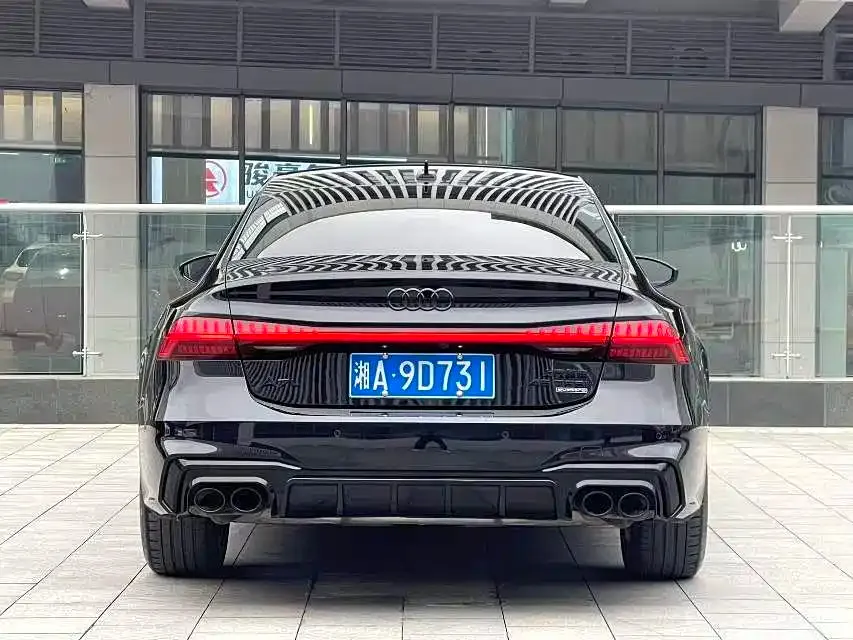 Audi A7L 2024 из CN, фото 4