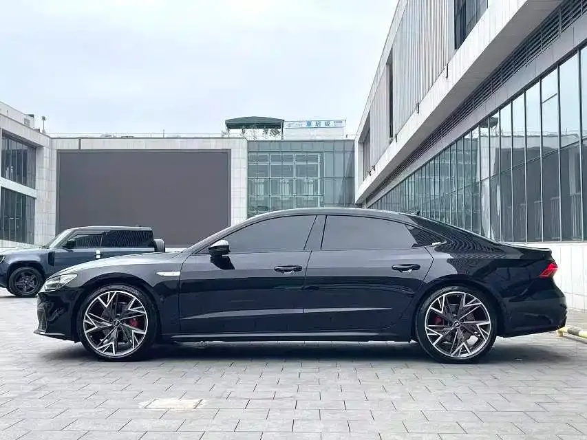 Audi A7L 2024 из CN, фото 2