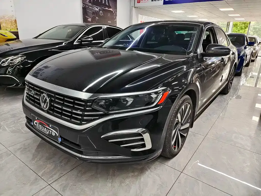 Volkswagen Passat — фото 1