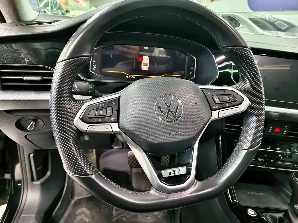 Volkswagen Passat — фото 7