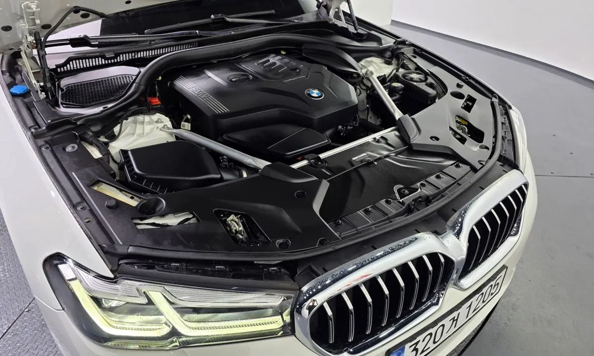 BMW 5-Series 2023 из KR, фото 9