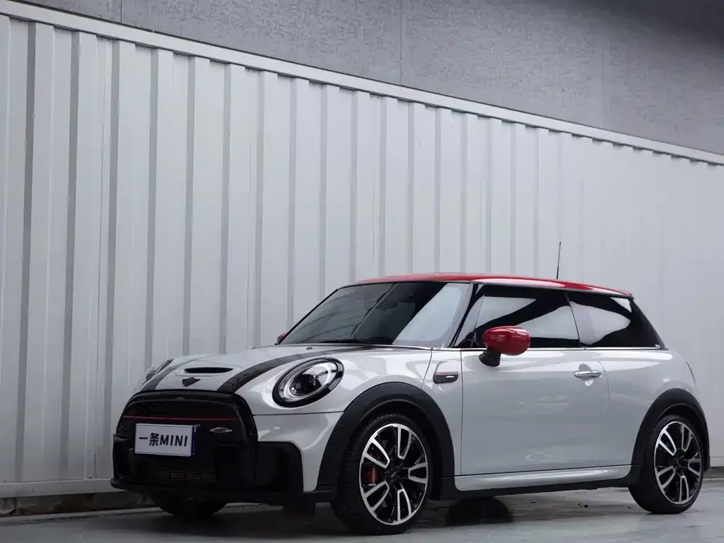 MINI JCW (John Cooper Works) — фото 1