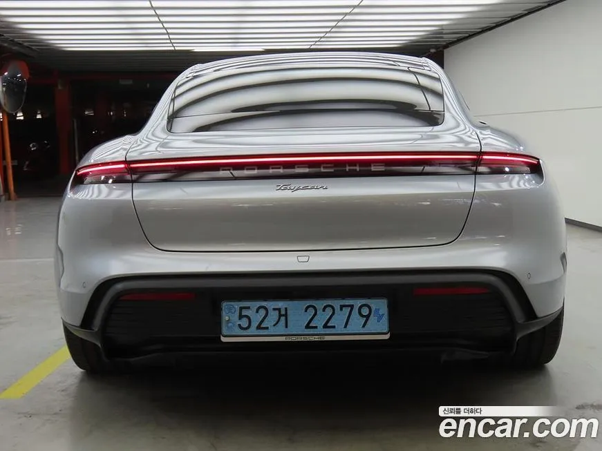 Porsche Taycan 2022 из KR, фото 4