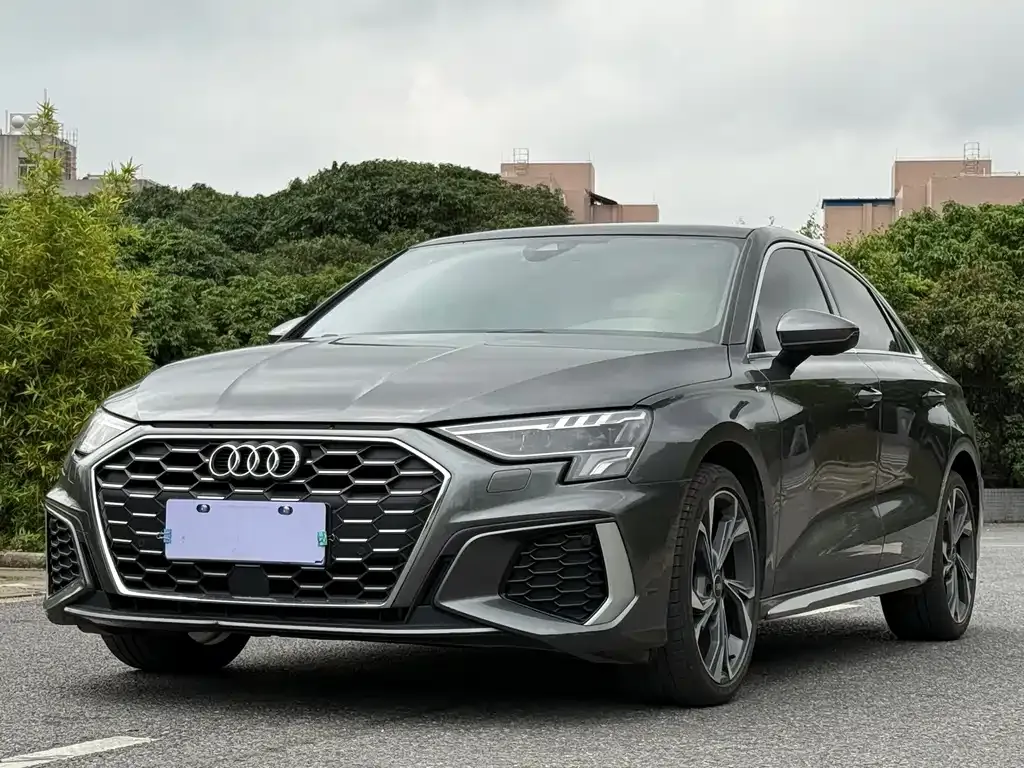 Audi A3 — фото 1