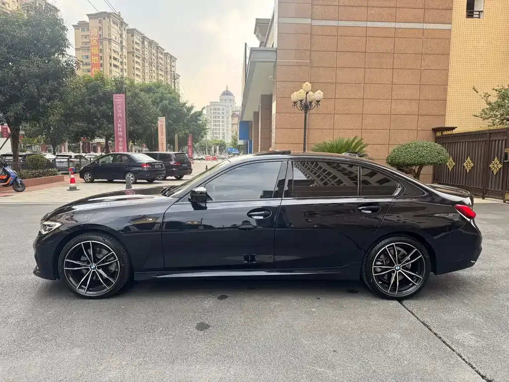 BMW 3 Series 2021 из CN, фото 3