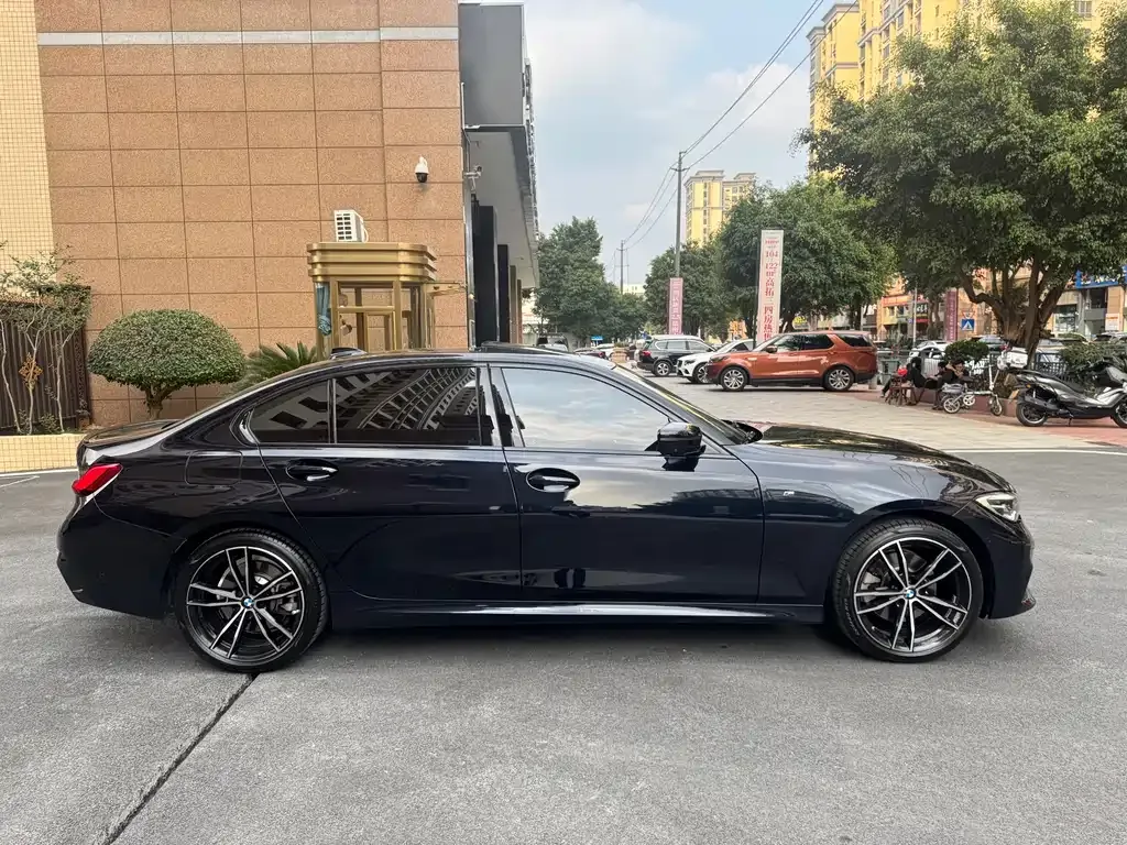 BMW 3 Series 2021 из CN, фото 2