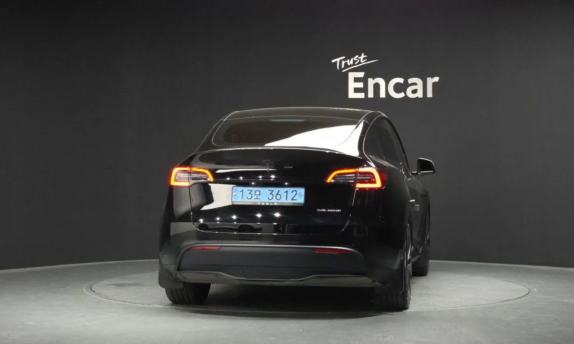 Tesla Model Y — фото 2