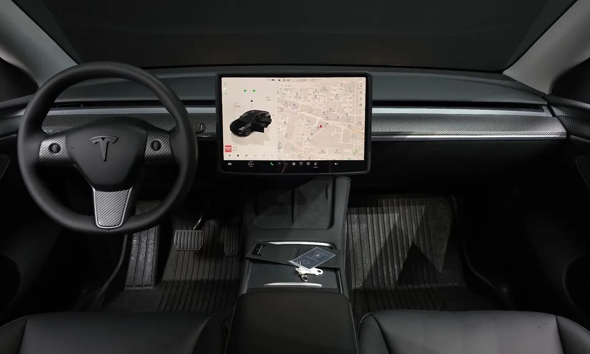 Tesla Model Y — фото 6